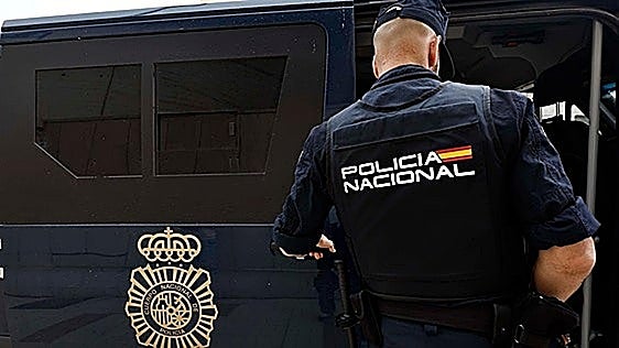 Malaga and Portugal authorities arrest three people and seize more than 3,300 kilos of concealed cocaine