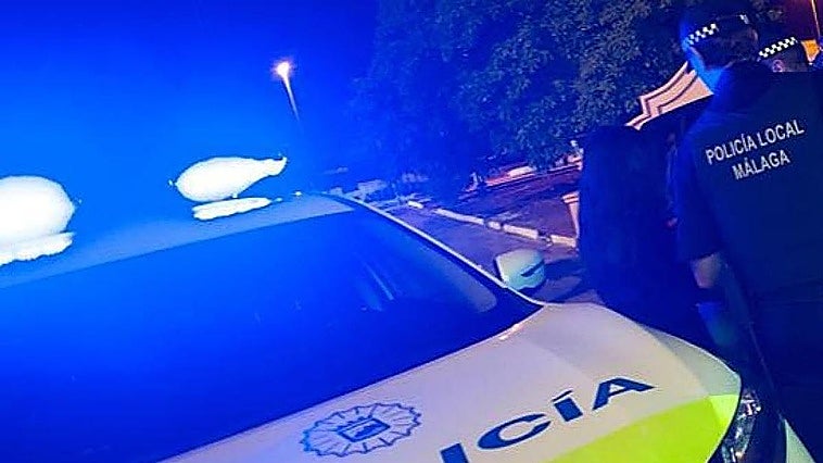 Malaga man throws television at partner and beats up her friend when she tries to intervene