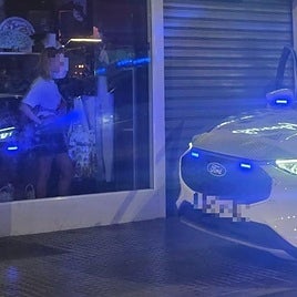 Malaga police rescue woman trapped in clothes shop