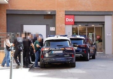 Malaga city centre shooting in broad daylight injures one person