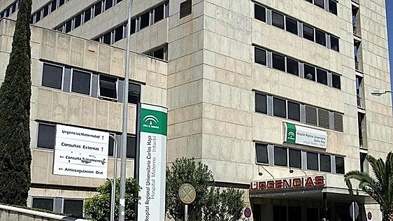 Eleven-year-old boy admitted to Malaga's Hospital Materno after falling from third floor