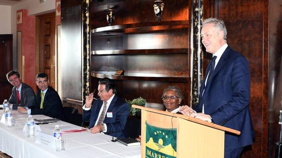 Simon Manley talking to the BCC in Marbella.