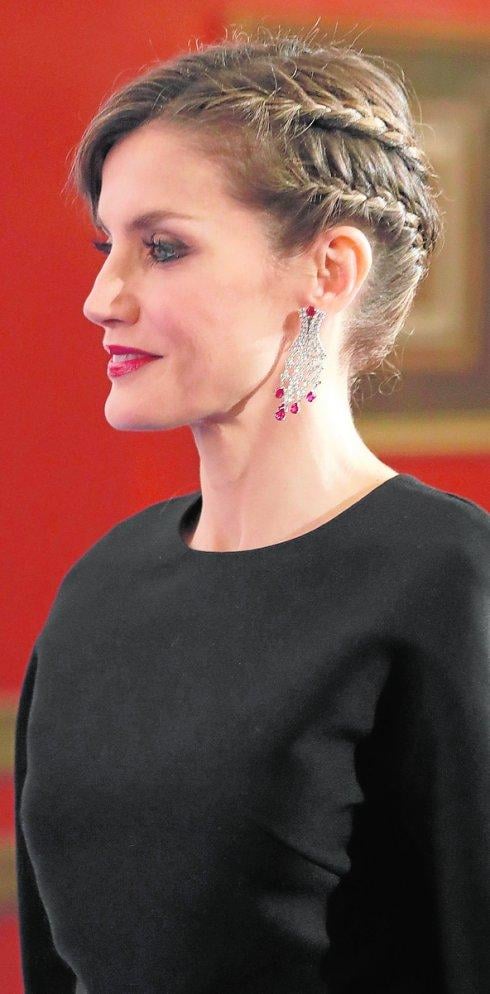 Queen Letizia looked extremely elegant at the 'Expansión' newspaper's anniversary. 