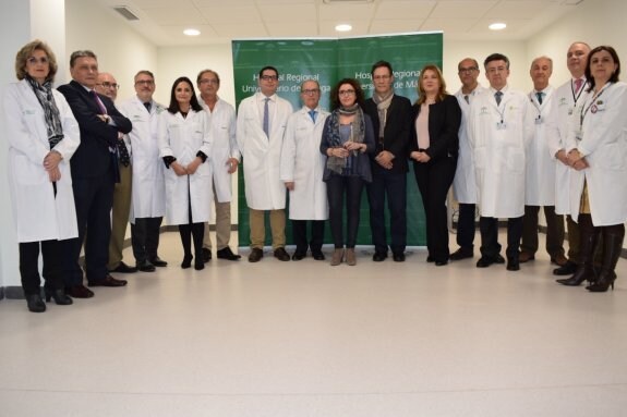 Staff at the Carlos Haya Hospital with María Isabel Baena (centre) at the event.