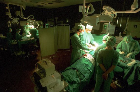 A transplant operation  from a live donor at  the Clínico Hospital in Barcelona.