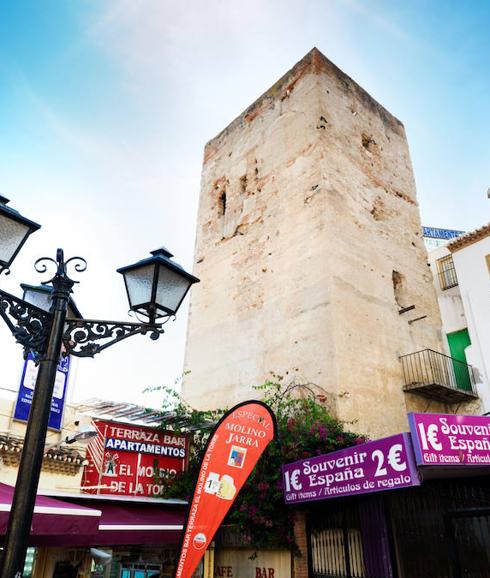 The Pimentel tower was built in the Middle Ages but views from some angles are obstructed.