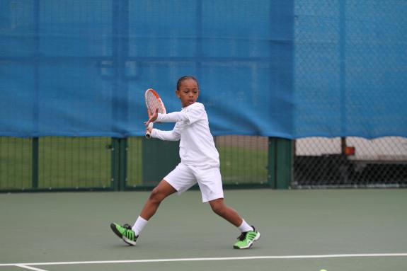 Young Wimbledon hopeful visits the Lew Hoad Tennis Club in Mijas for extensive training session