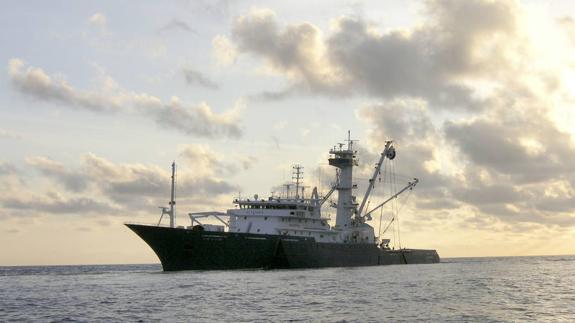 17 November 2009: Somali pirates release the Alakrana tuna boat and its 36 hostages