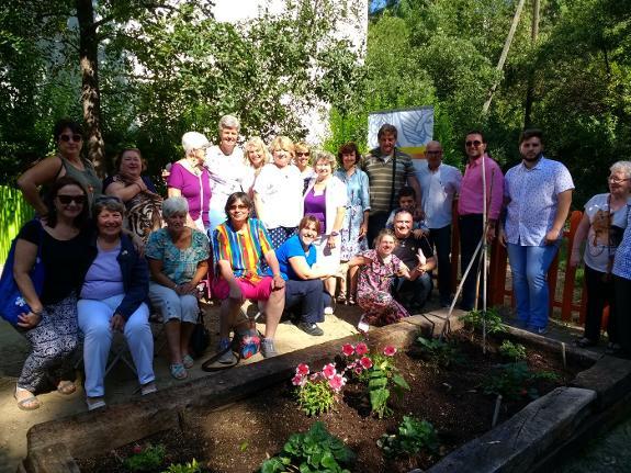 Soroptimists International Costa del Sol with school representatives in the new garden.