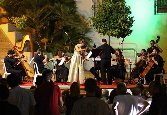 Classical music concerts take place in the Plaza Asturias and La Paloma park.