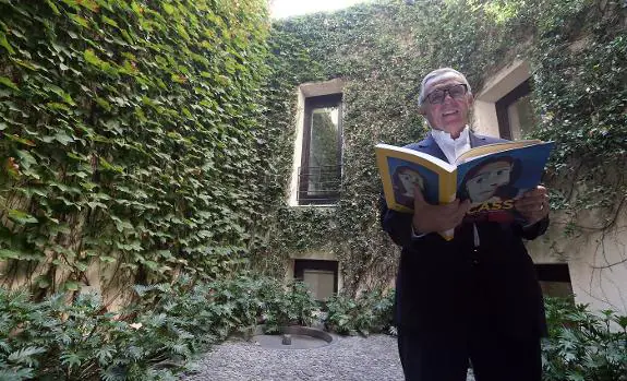 José Lebrero in the courtyard at the Picasso museum in Malaga.