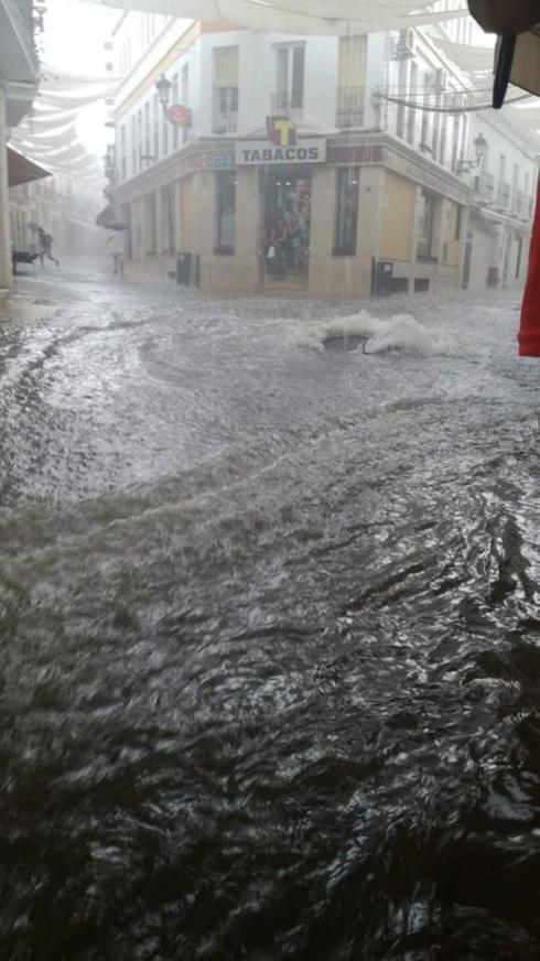 A heavy downpour took Nerja by surprise on Monday. 
