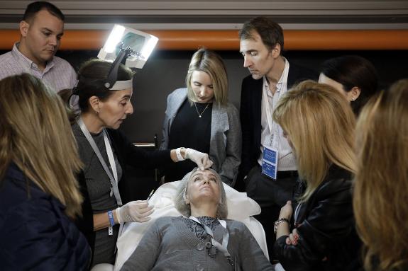 Malaga congress centre turns into an open cosmetic clinic