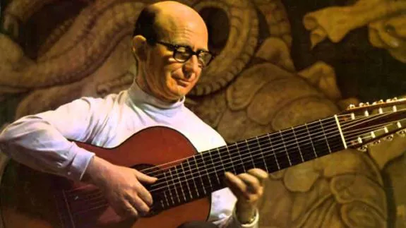 Narciso Yepes was a pioneer of the ten-string guitar.