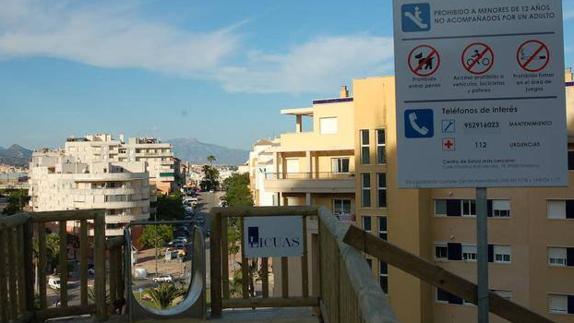 The sign at the top.