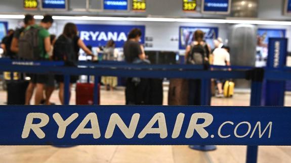 Ryanair accused by unions of getting round Spanish stike