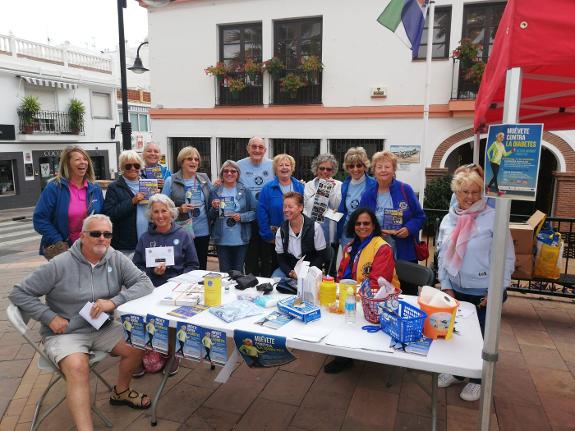 Volunteers help raise awareness of diabetes in La Cala.