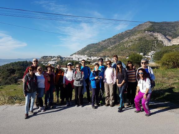The Walking with Guiris group on their first hike.