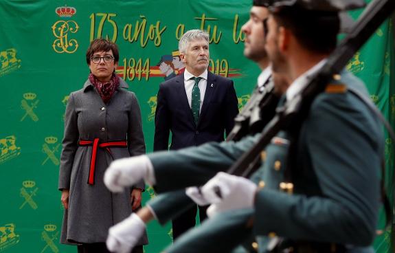 Gámez next to the Interior minister at Wednesday's ceremony. 