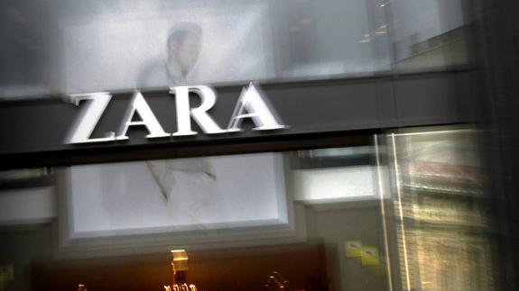 Inditex sees drastic sales drop in black week for the Spanish stock market