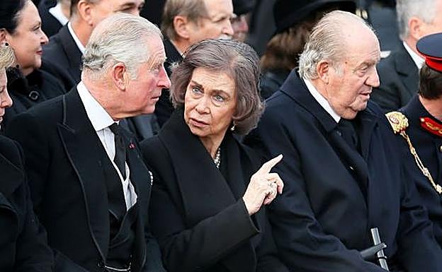 Los eméritos acompañarán a los Reyes al funeral de Isabel II