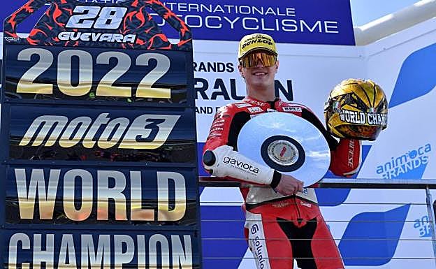 Izan Guevara se proclama campeón a lo grande