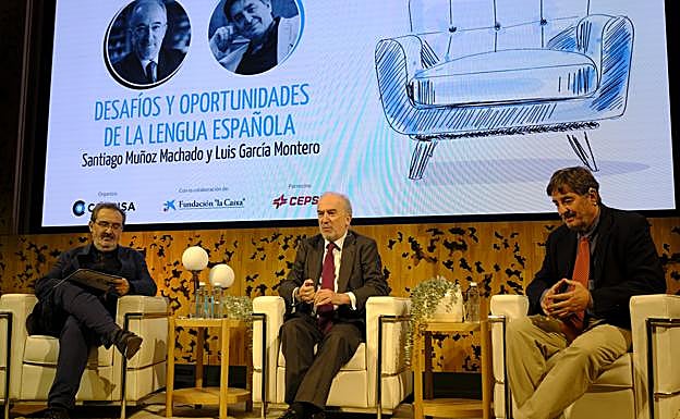 El moderador Miguel Lorenci, junto a Santiago Muñoz Machado y Luis García. Montero