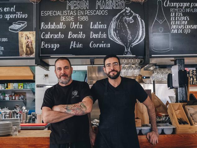 Los hermanos llevan ahora con mucho orgullo el negocio que le dejaron sus padres