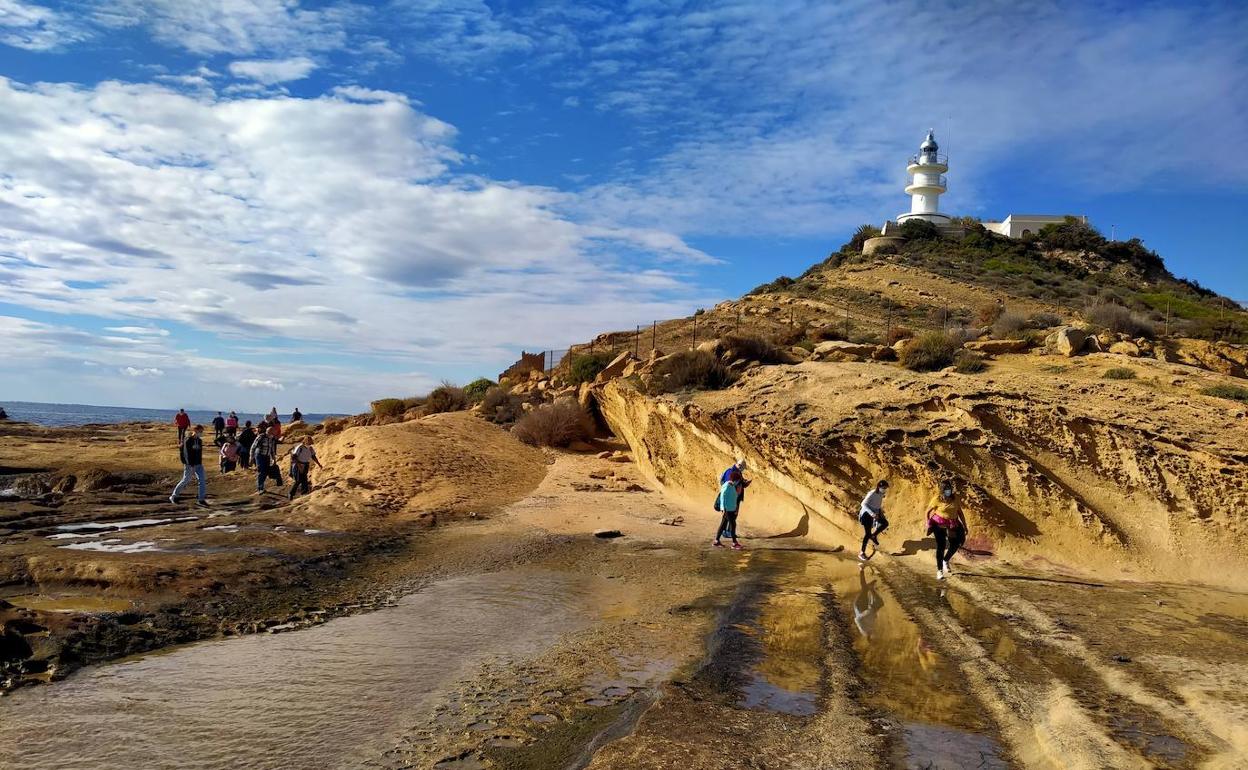 Los dos itinerarios propuestos pasan por Cala Cantalares