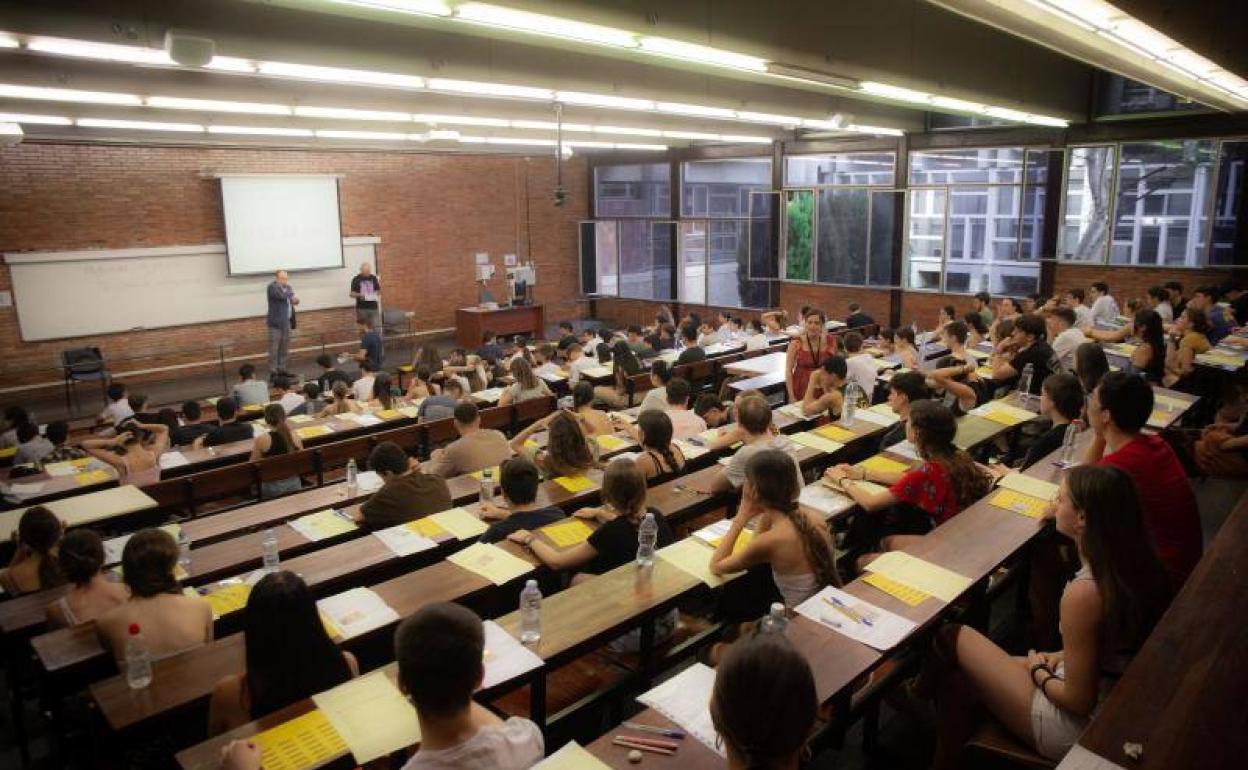 Estudiantes universitarios, en un aula.