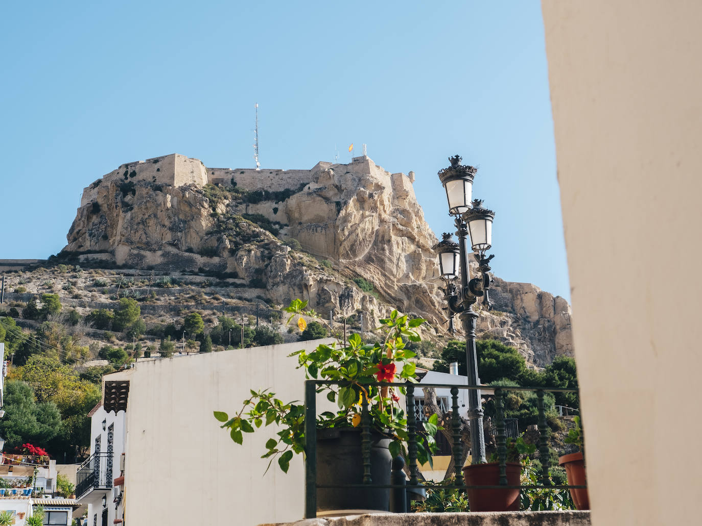 Fotos: Un paseo por el barrio de Santa Cruz de Alicante
