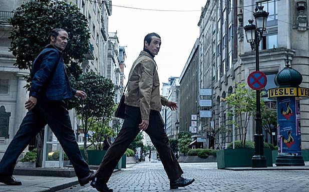 Luis Callejo y Juan José Ballesta, dos exiliados españoles en París que combinan la militancia anarquista y los atracos a bancos.