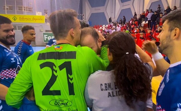 Celebración del épico empate en Sagunto 