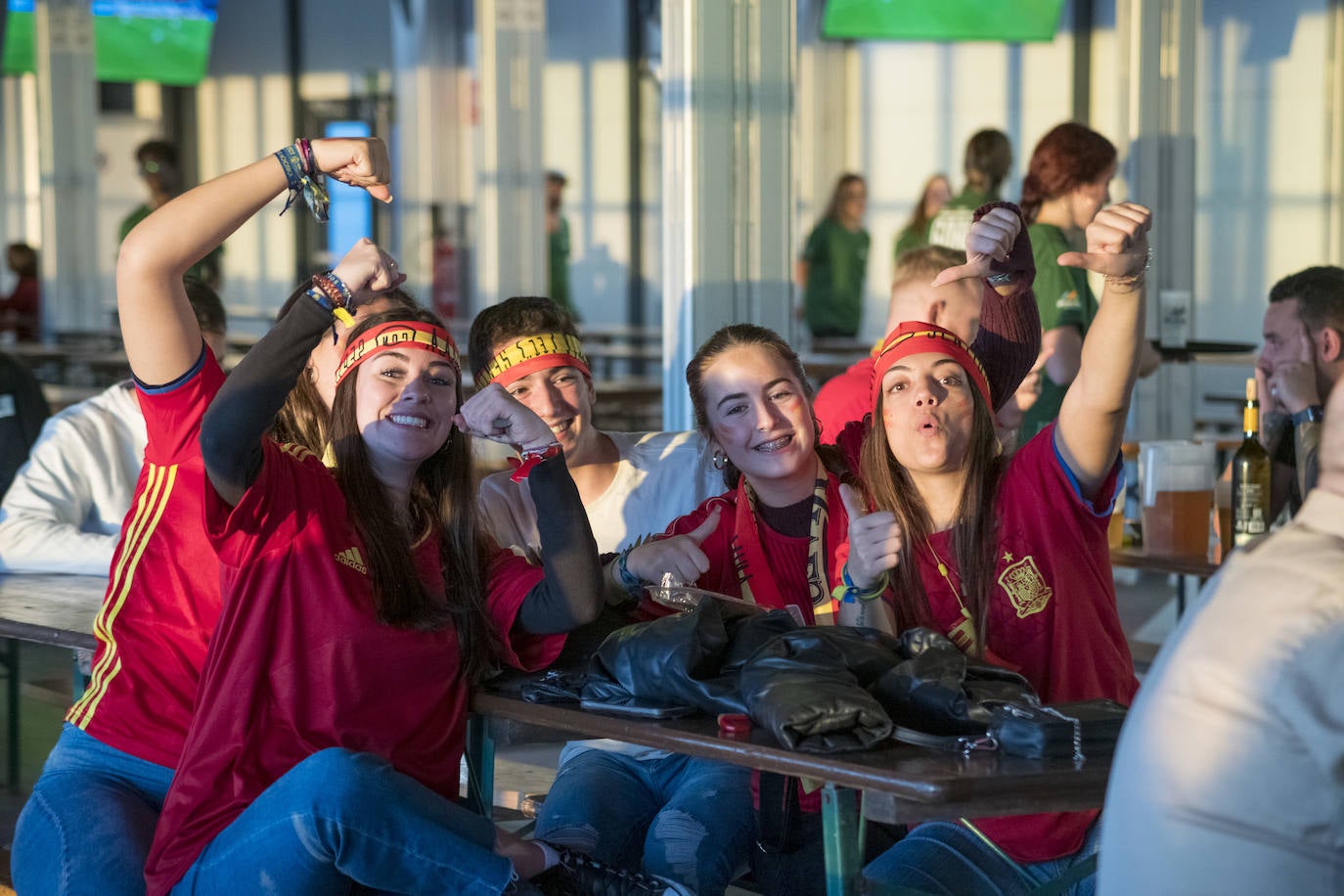 Alicante vibra con la histórica goleada de la Roja en el Mundial
