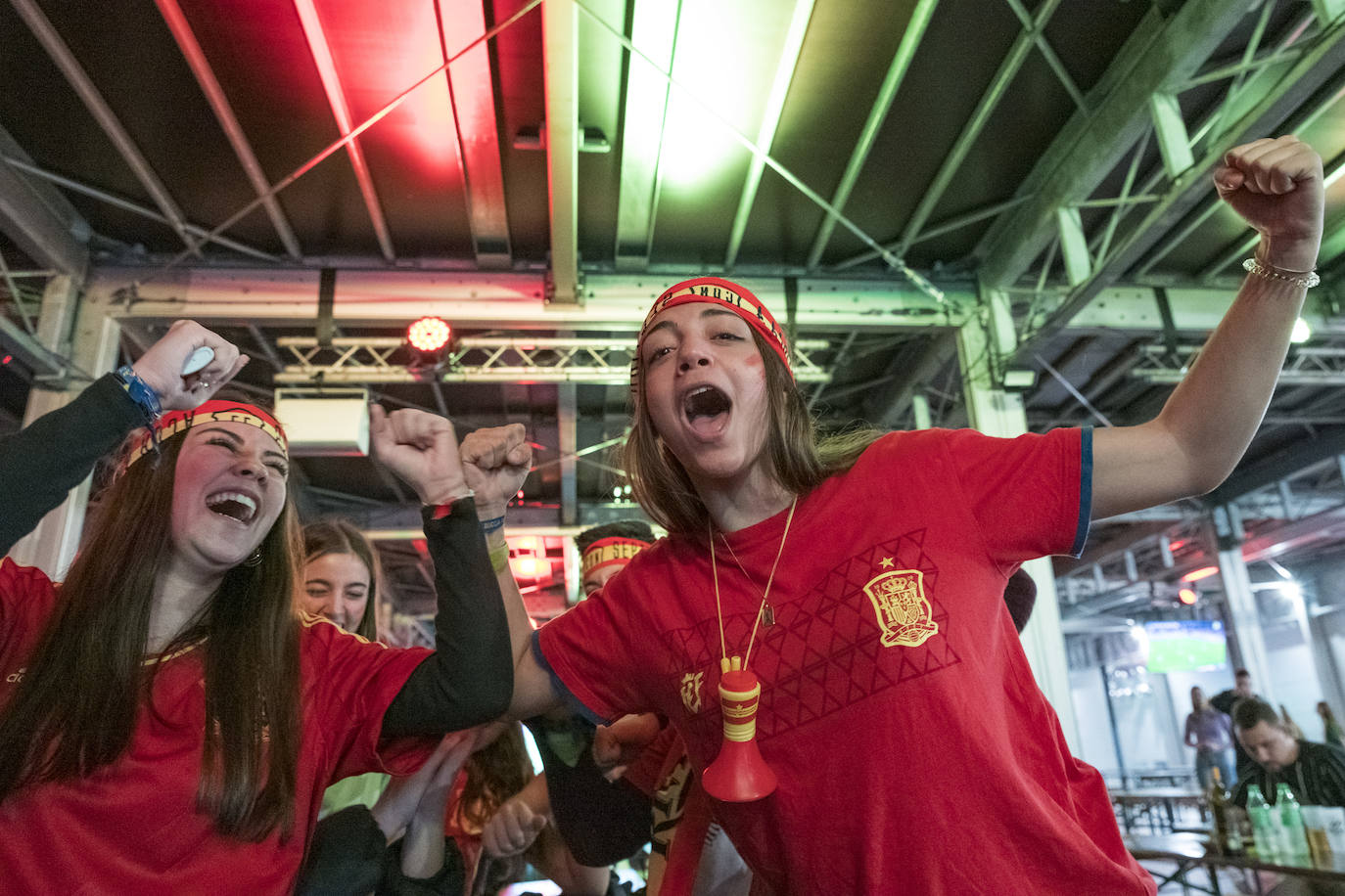 Alicante vibra con la histórica goleada de la Roja en el Mundial