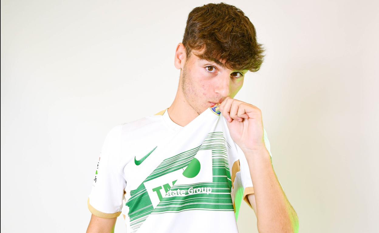 El Elche renueva a Rodrigo Mendoza El Elche CF blinda hasta 2026 a