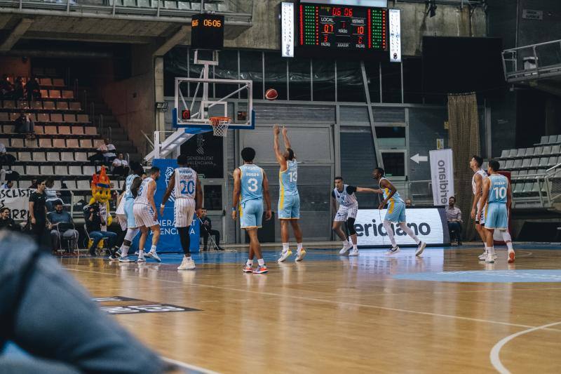 Fotos: Remontada del HLA Alicante ante el histórico Estudiantes