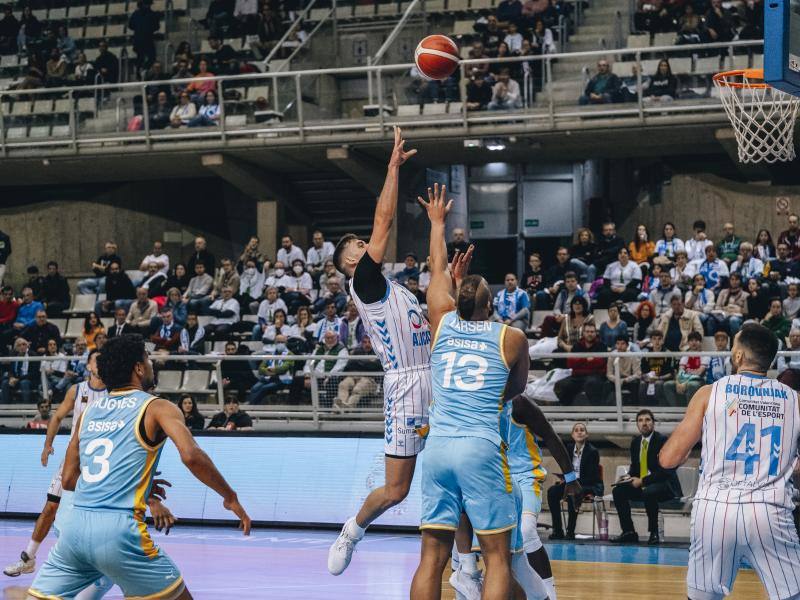 Fotos: Remontada del HLA Alicante ante el histórico Estudiantes