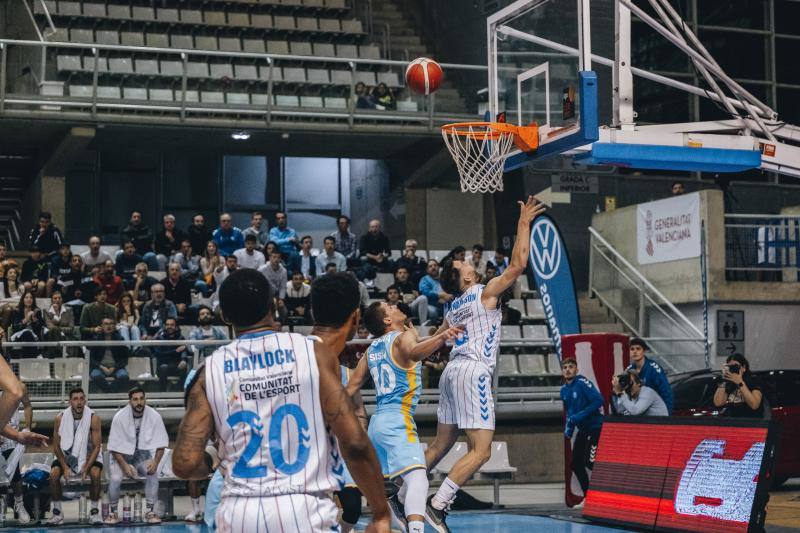 Fotos: Remontada del HLA Alicante ante el histórico Estudiantes