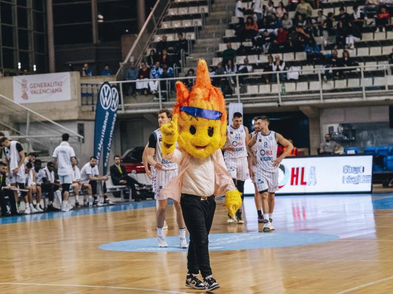 Fotos: Remontada del HLA Alicante ante el histórico Estudiantes