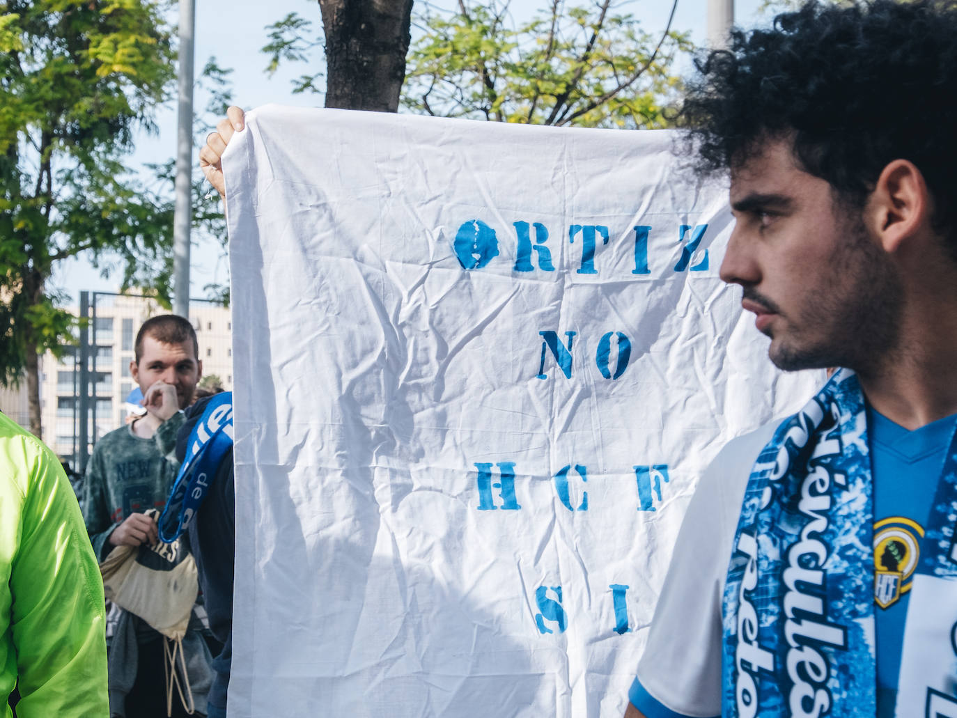 Fotos: Clamor contra Ortiz y entrada al estadio con 0-1