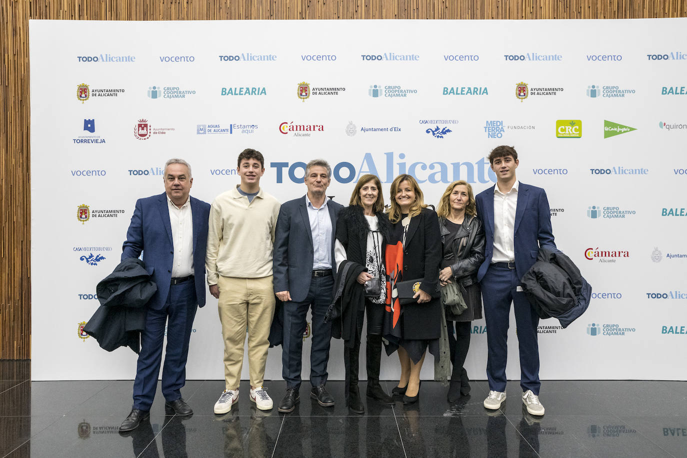 El fotógrafo José Iglesias, Cayetano Iglesias, Pere Forqués, Maria Isasi, Marta Navarro, Vanesa Peris y José Iglesias Jr.