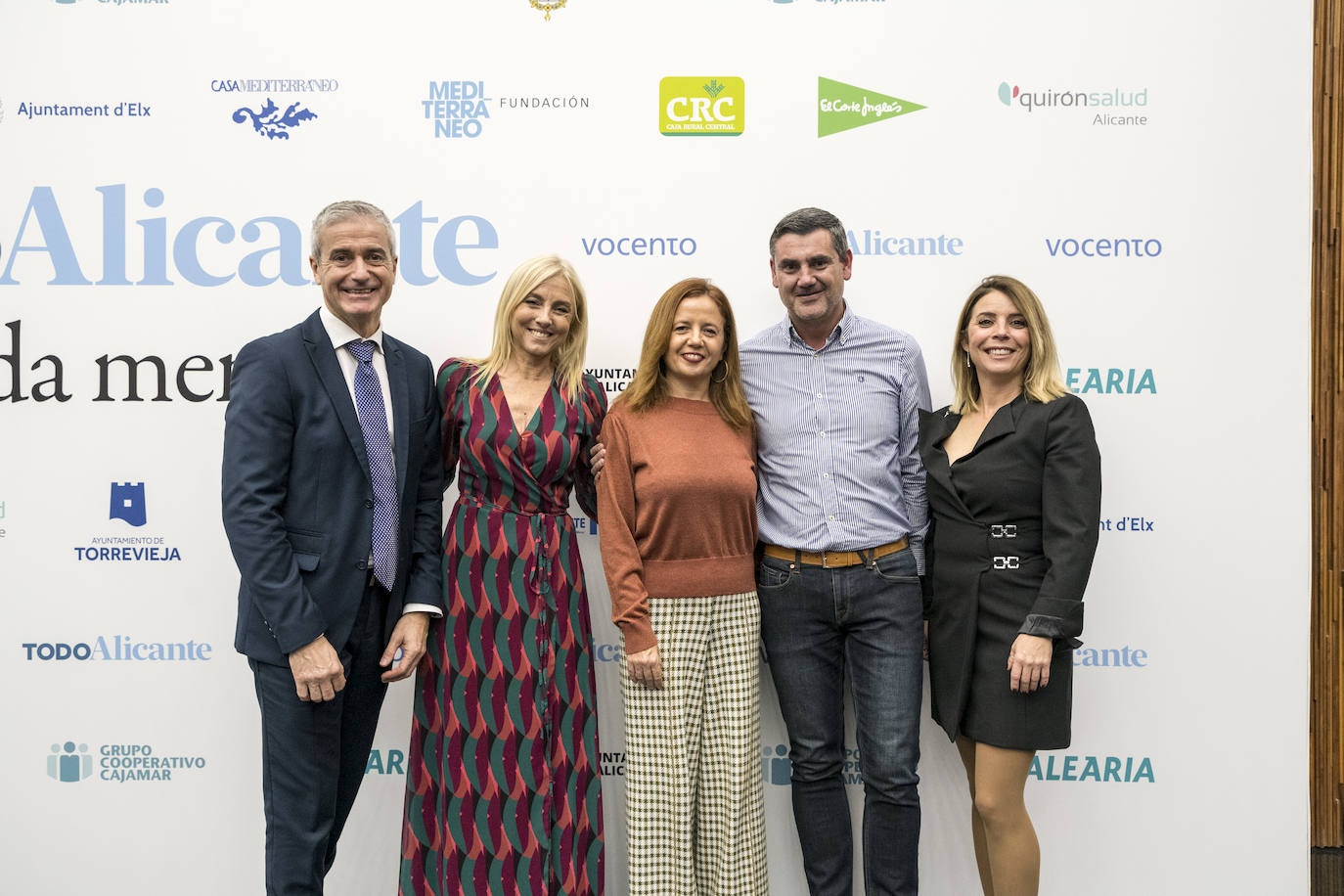 El director comercial de Las Provincias, Daniel Zurriaga; la gerente de Publiantón Exterior, Maite Antón; Ana Ferrándiz y su marido, y la comercial de TodoAlicante, Mónica Gómez