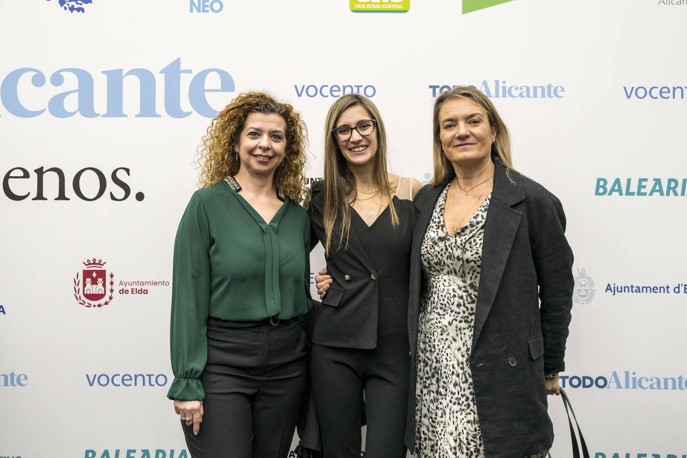 Las portavoces de Hablamos Español, Asun Núñez y Cristina Rodríguez de Vera, y la periodista de TodoAlicante Susana Almenar