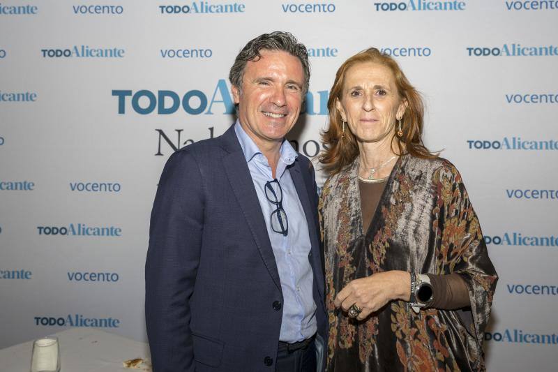 Asistentes a la Noche de la Economía Alicantina en el vino de honor posterior. 