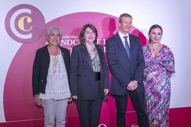 Asistentes a la Noche de la Economía Alicantina en el vino de honor posterior. 