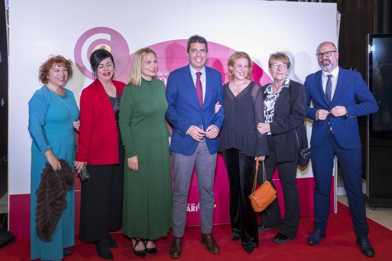 Asistentes a la Noche de la Economía Alicantina en el vino de honor posterior. 