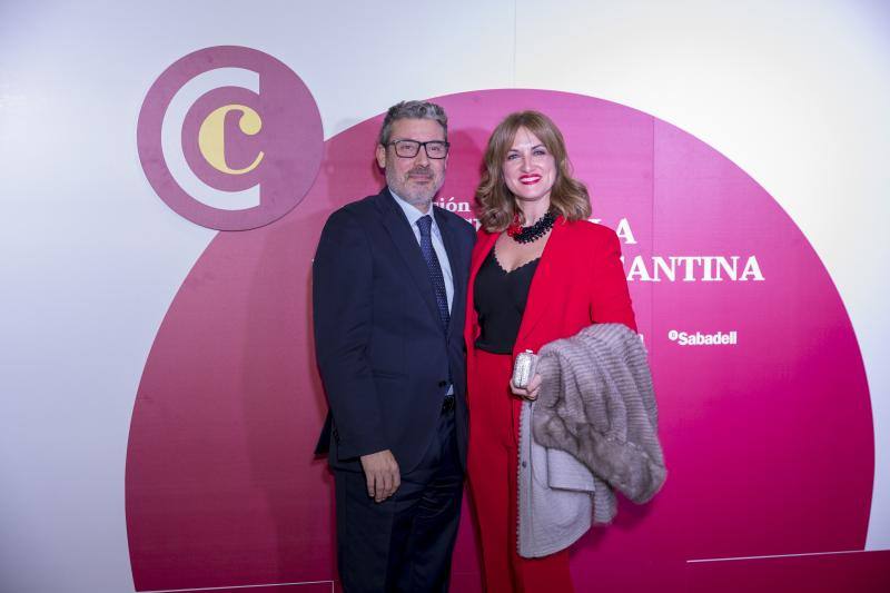 Asistentes a la Noche de la Economía Alicantina en el vino de honor posterior. 