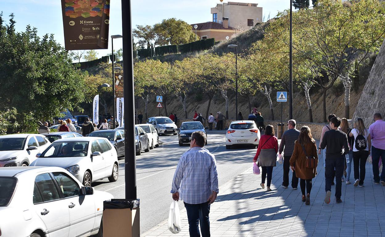 Acceso al centro de Xixona.