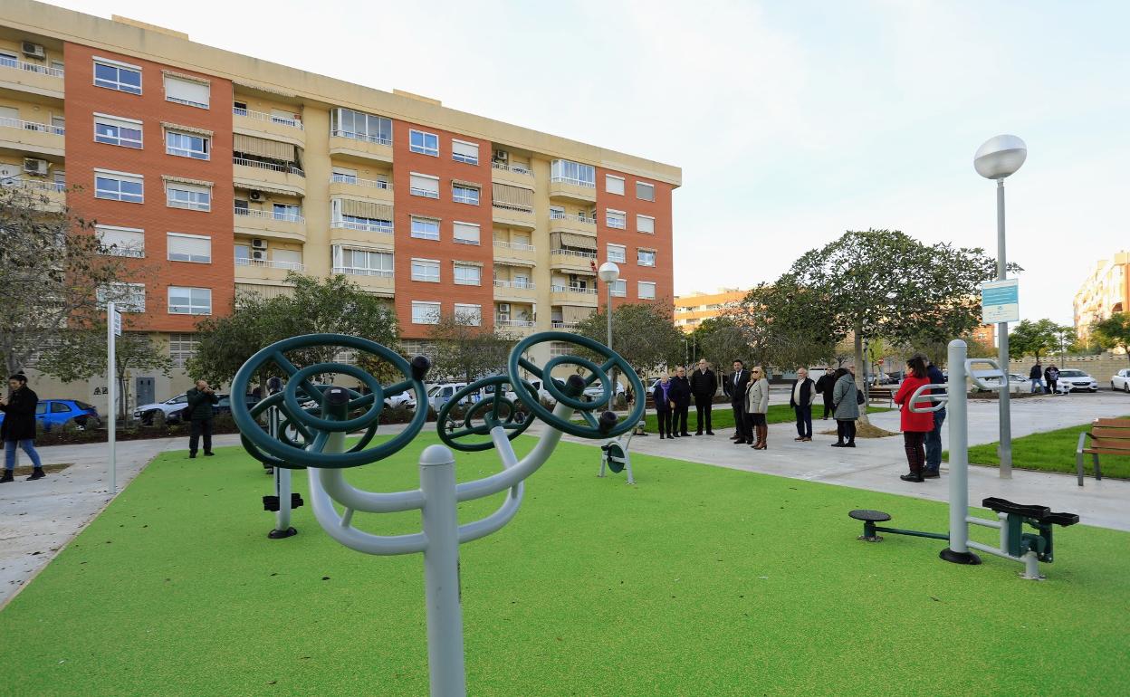 Uno de los aparatos de ejercicio instalados en este parque. 